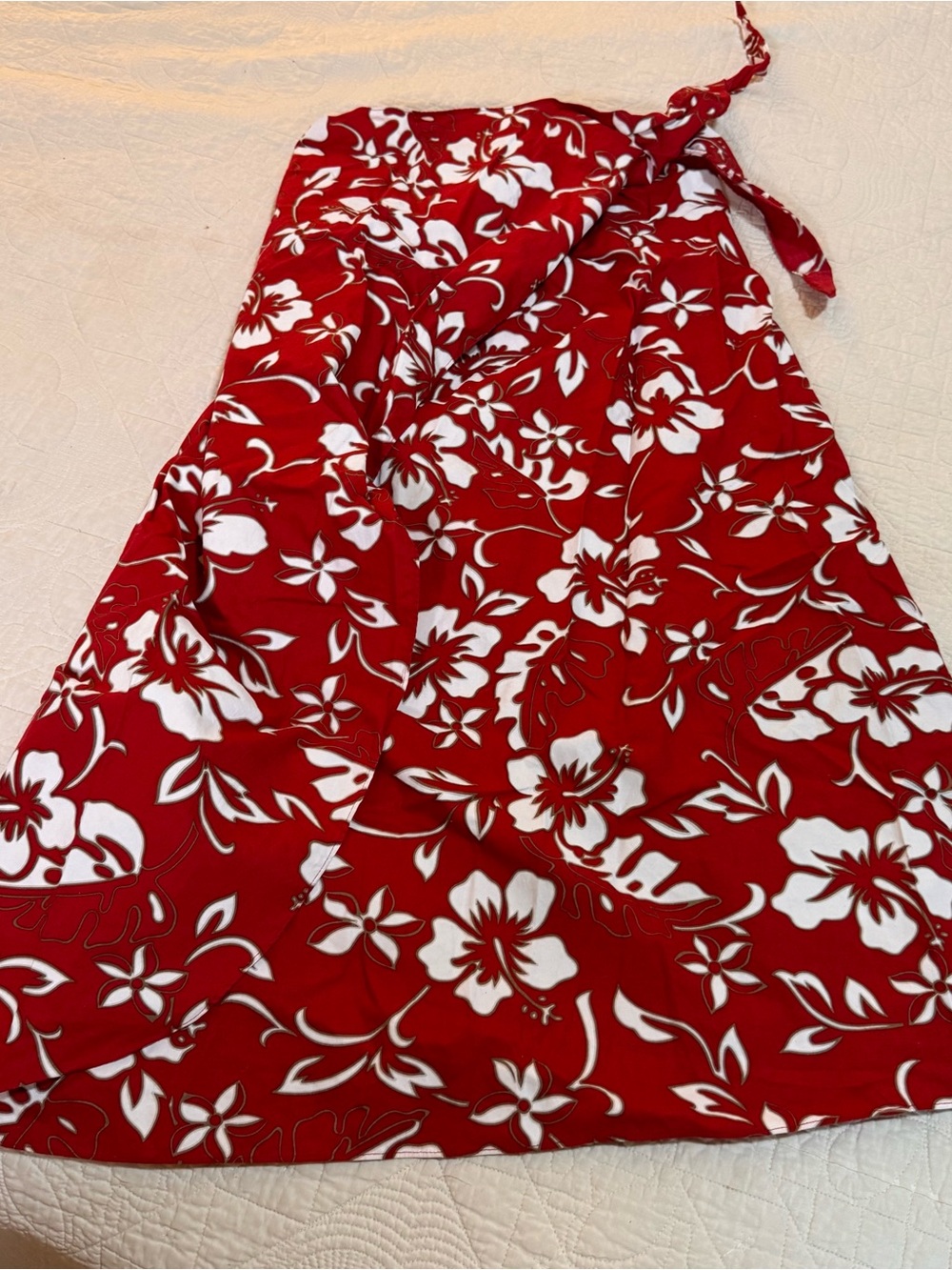 Hilo Hattie Red and White Floral Wrap Skirt